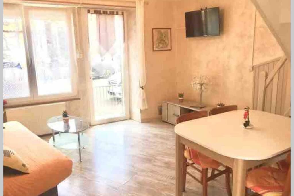 Petite Maison Au Coeur De L Auvergne Jumeaux Dış mekan fotoğraf