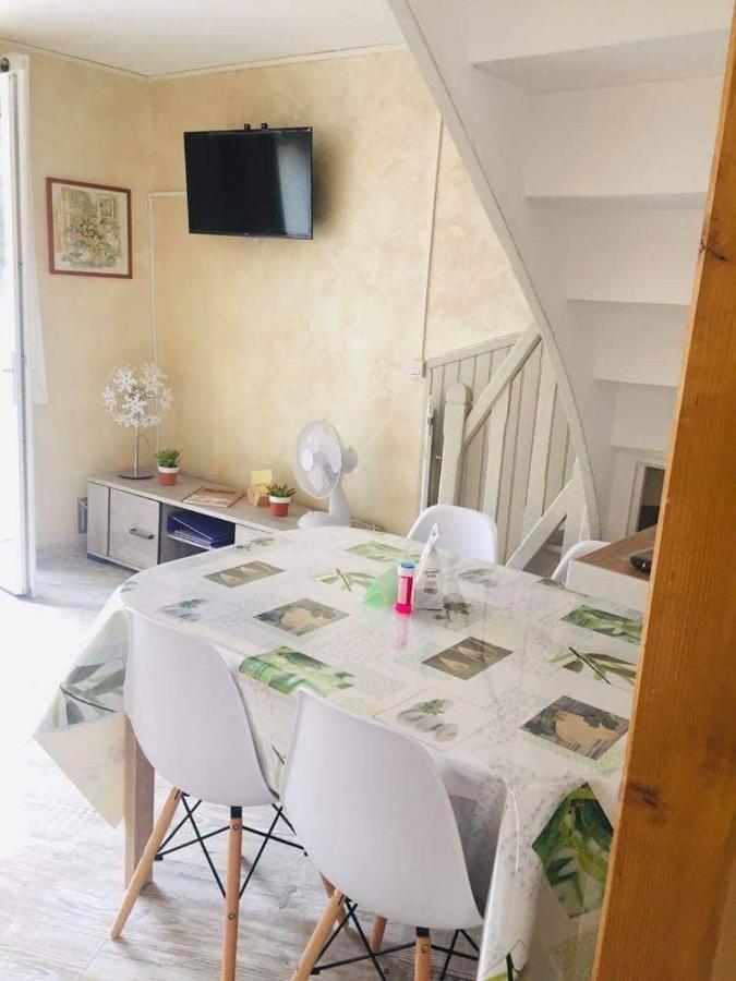 Petite Maison Au Coeur De L Auvergne Jumeaux Dış mekan fotoğraf